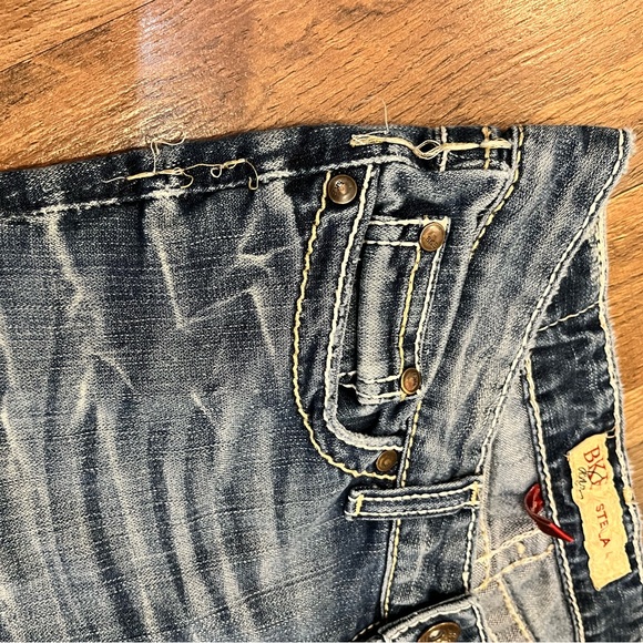 BKE Stella Bootcut Jeans size 26 x 33.5 - Picture 5 of 8